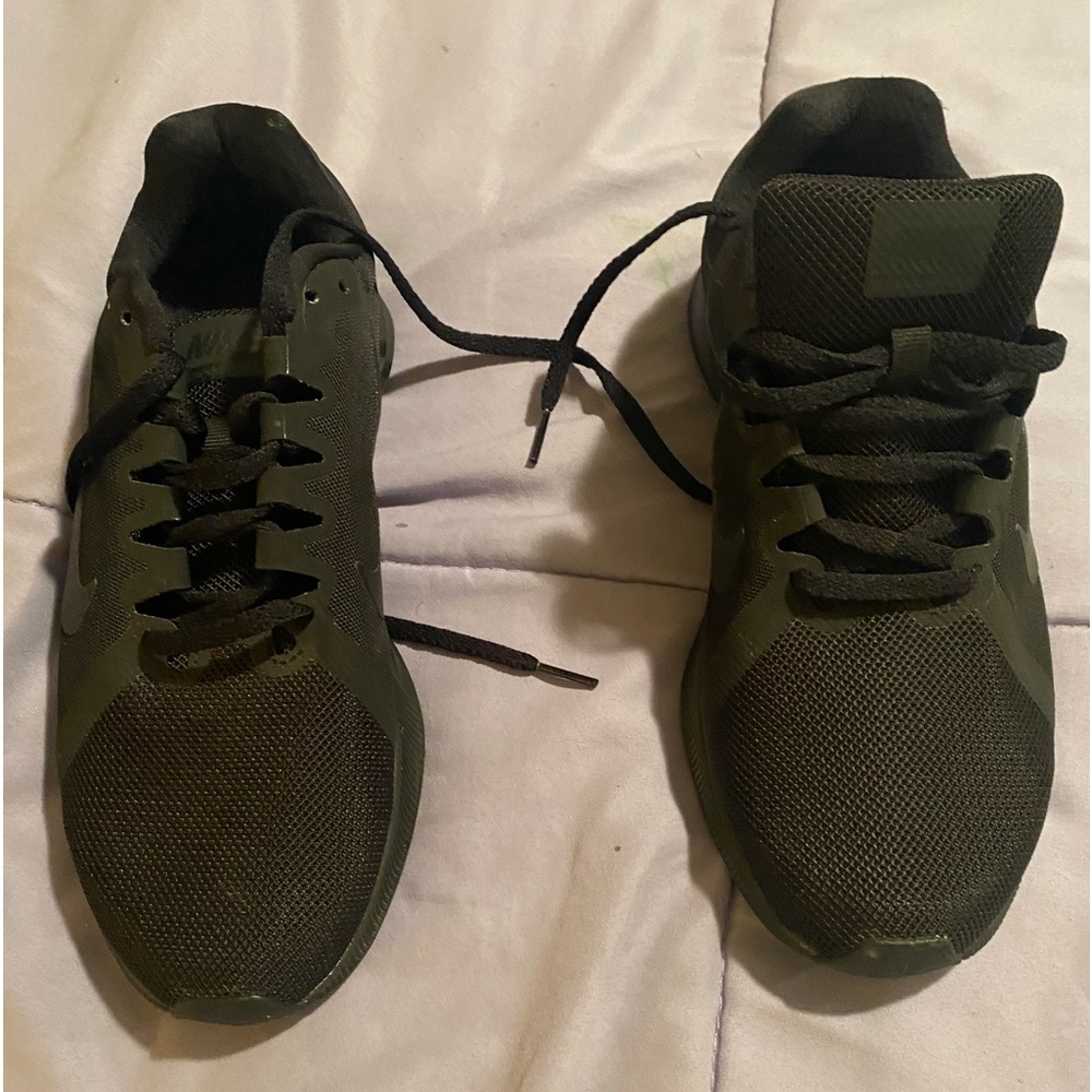 Women’s Nike size 8 running shoe